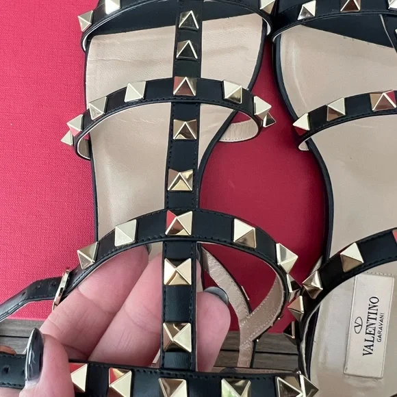 ✨Valentino Rockstud✨ Black Leather Ankle Strap Sandal - Picture 4 of 11